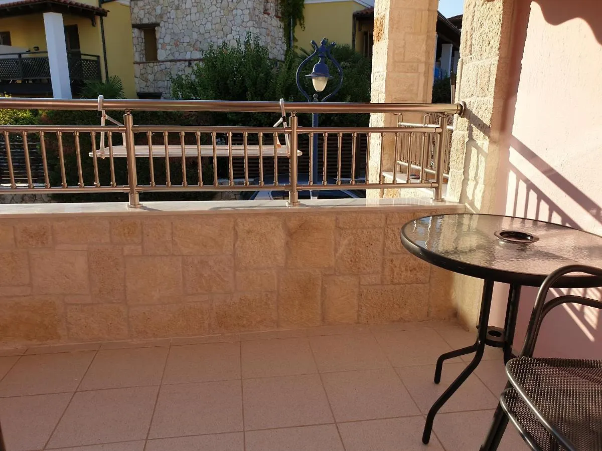 Fouli House Aparthotel Pefkochori Greece