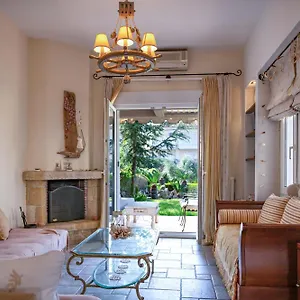 Daire Emily's Luxury, Pefkochori